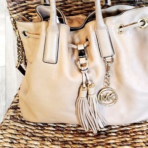 MICHAEL Kors Leather Bag.